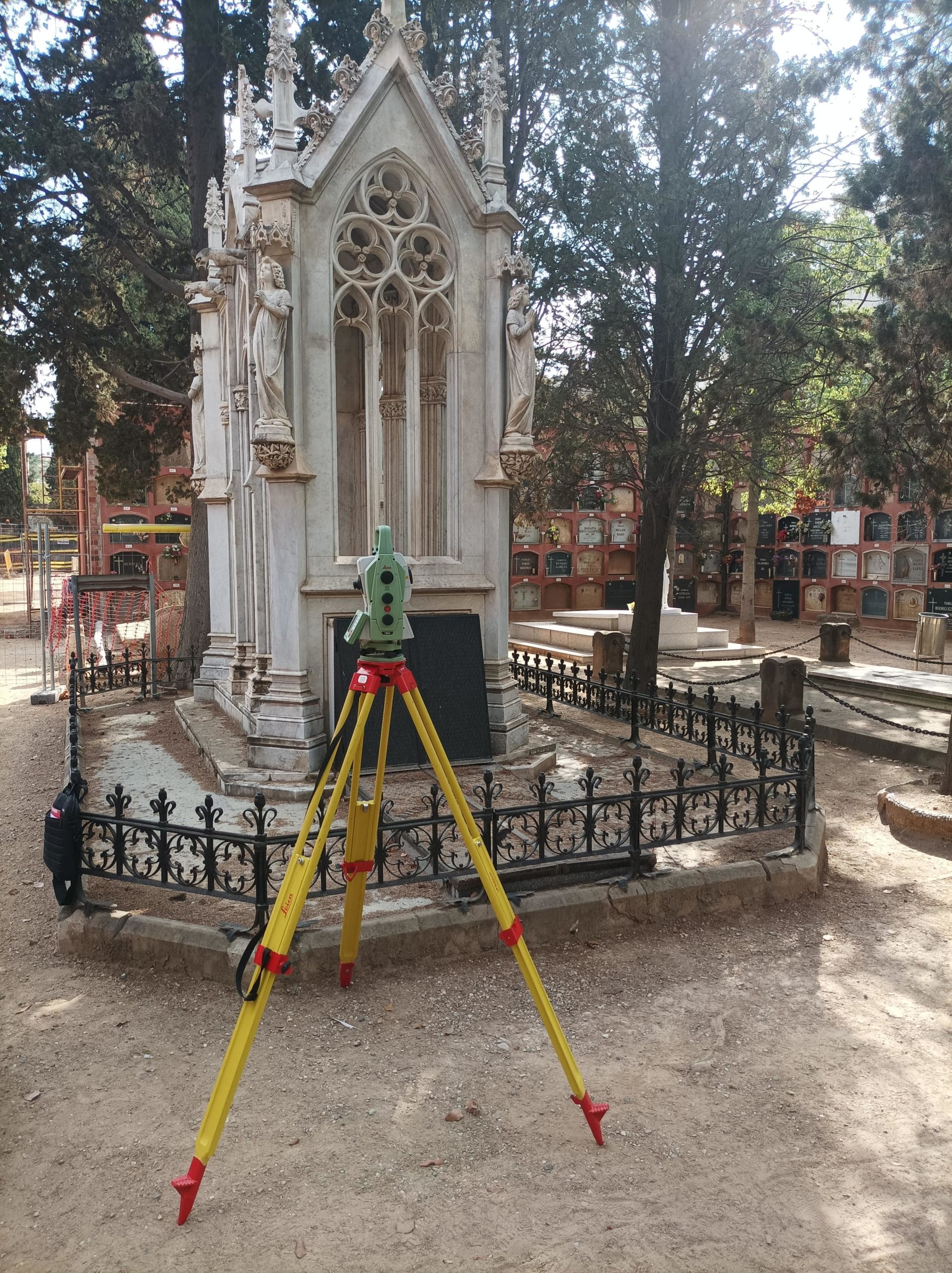 Auscultación De 8 Cementerios En La Ciudad De Barcelona